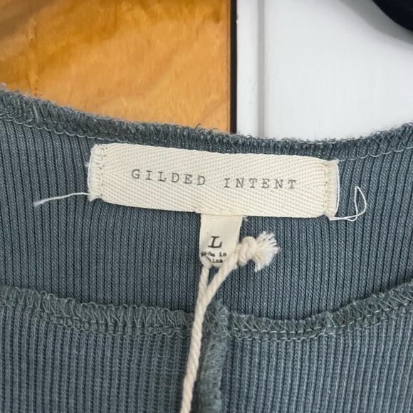 Gilded Intent Gray Ribbed Top - Picture 2 of 4